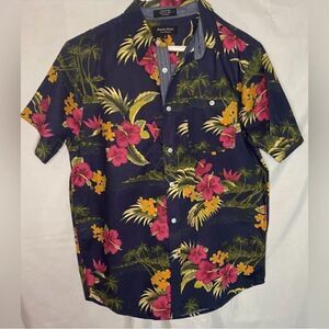 Eighty Eight Platinum Hawaiian button up shirt size M